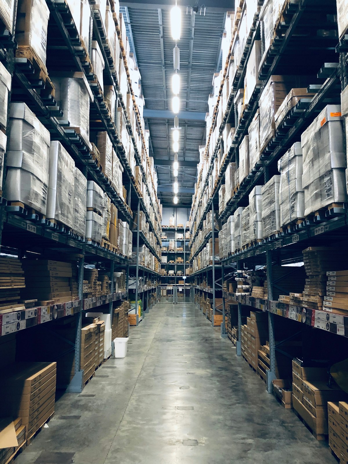 Estoque de materiais em centro de distribuicao